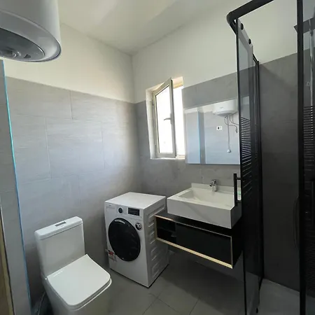 公寓 Golem Apartament *